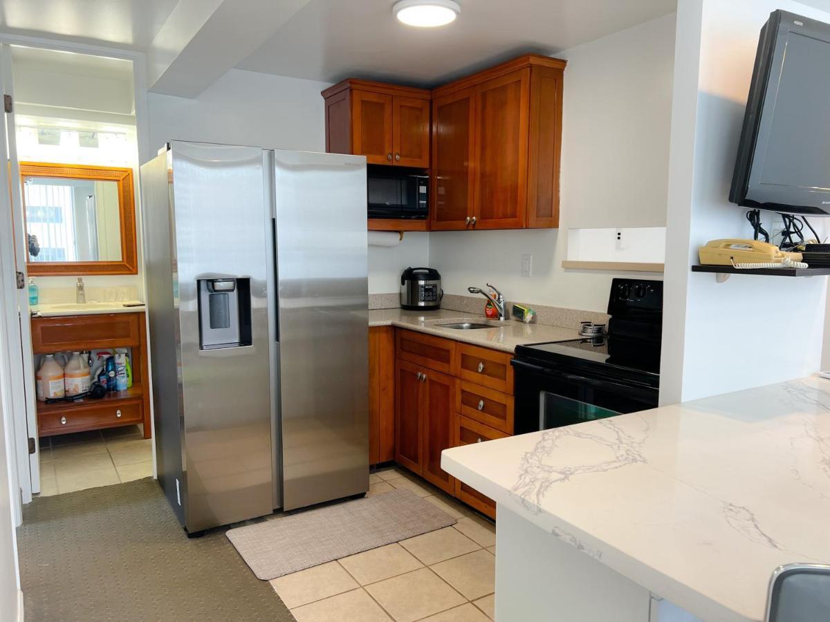 Picturesque Pacific Monarch Apartment *
