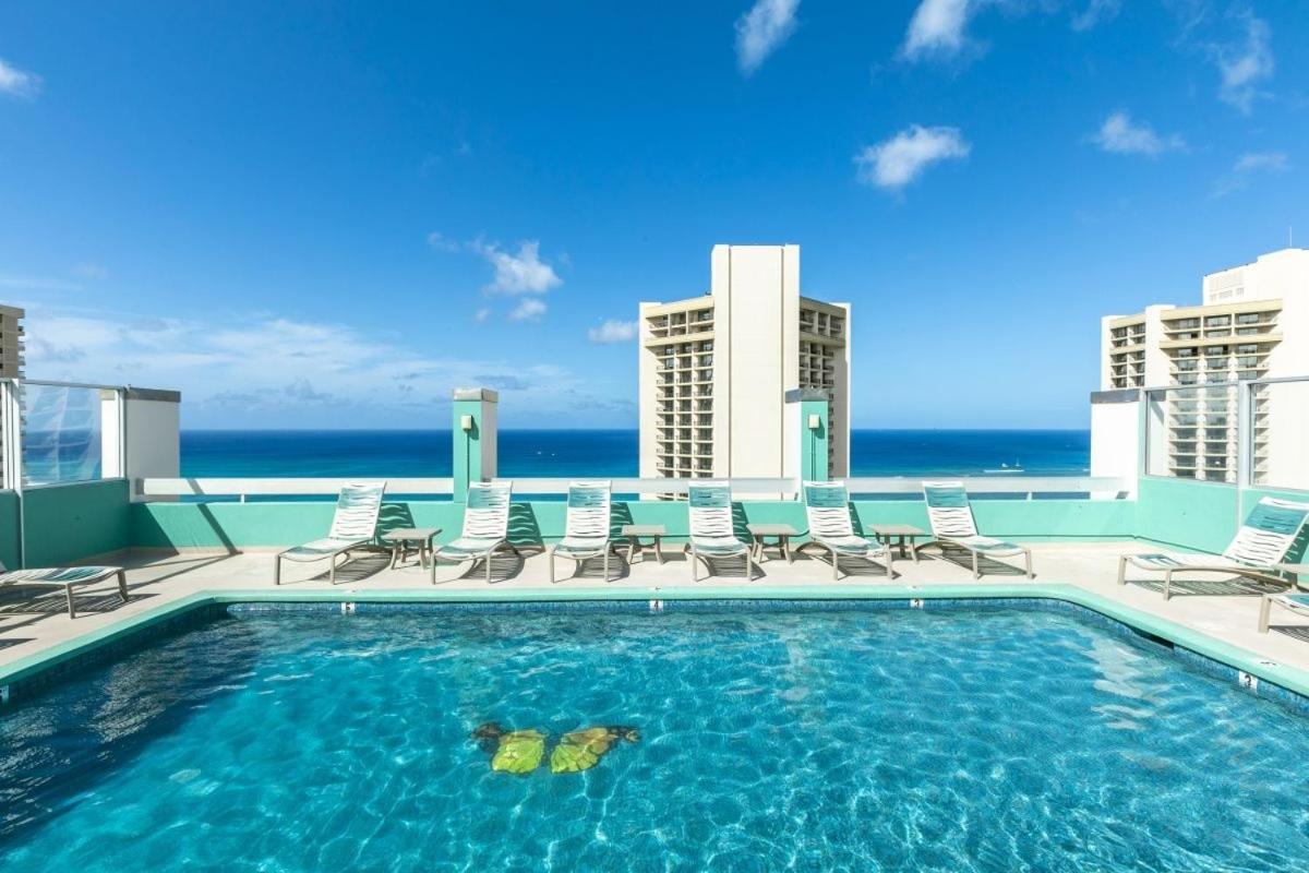 Picturesque Pacific Monarch Apartment