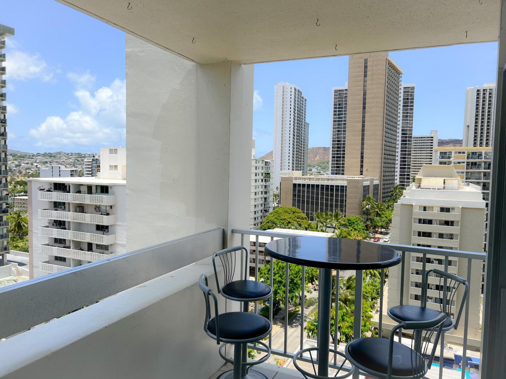 Apartment Picturesque Pacific Monarch